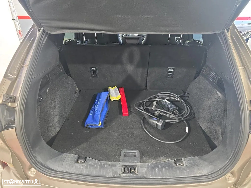 Ford Kuga 2.5 PHEV ST-Line X - 13