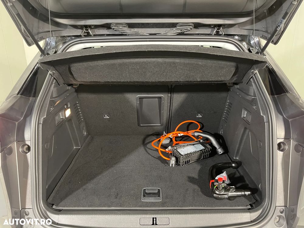 Peugeot 3008 Hybrid 225 e-EAT8 Roadtrip - 12