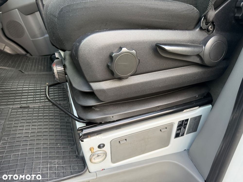 Mercedes-Benz Sprinter - 16