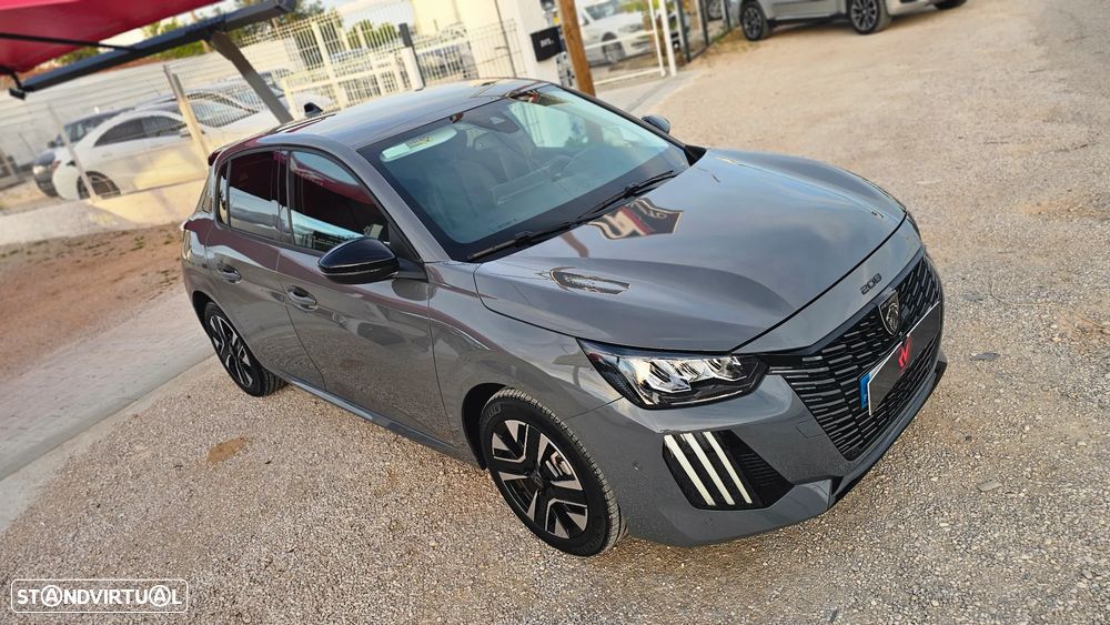 Peugeot 208 1.2 Hybrid Allure e-DCS6 - 11