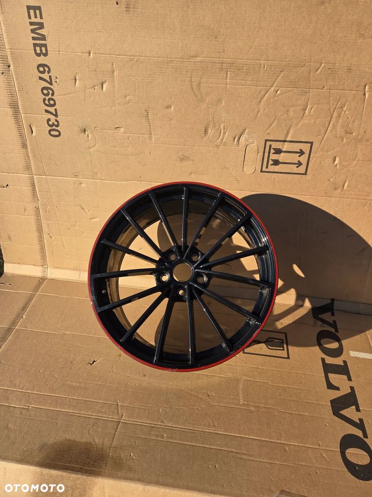 Felga alumiowa VW Golf VIII 8 19 Cali Gti Gtd R 5H0601025AH 8J-Nx19H2 ET 50 - 4