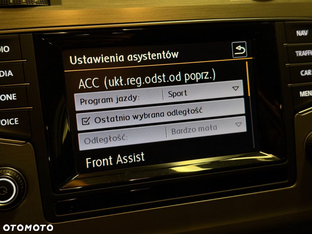 Volkswagen Golf 1.6 TDI BMT Comfortline - 31