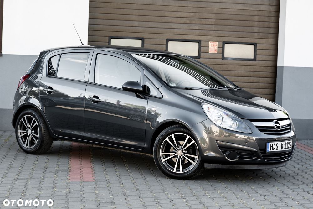 Opel Corsa 1.4 16V Cosmo - 3