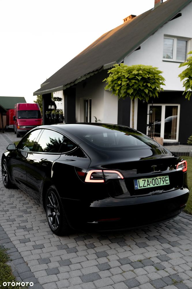 Tesla Model 3 - 11
