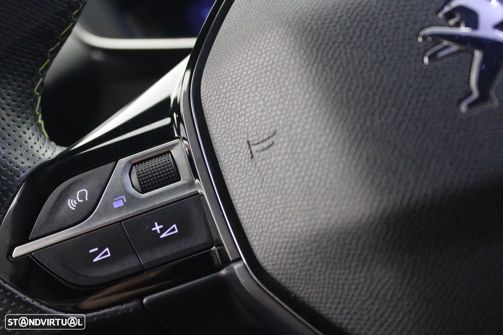 Peugeot e-2008 50 kWh GT - 12