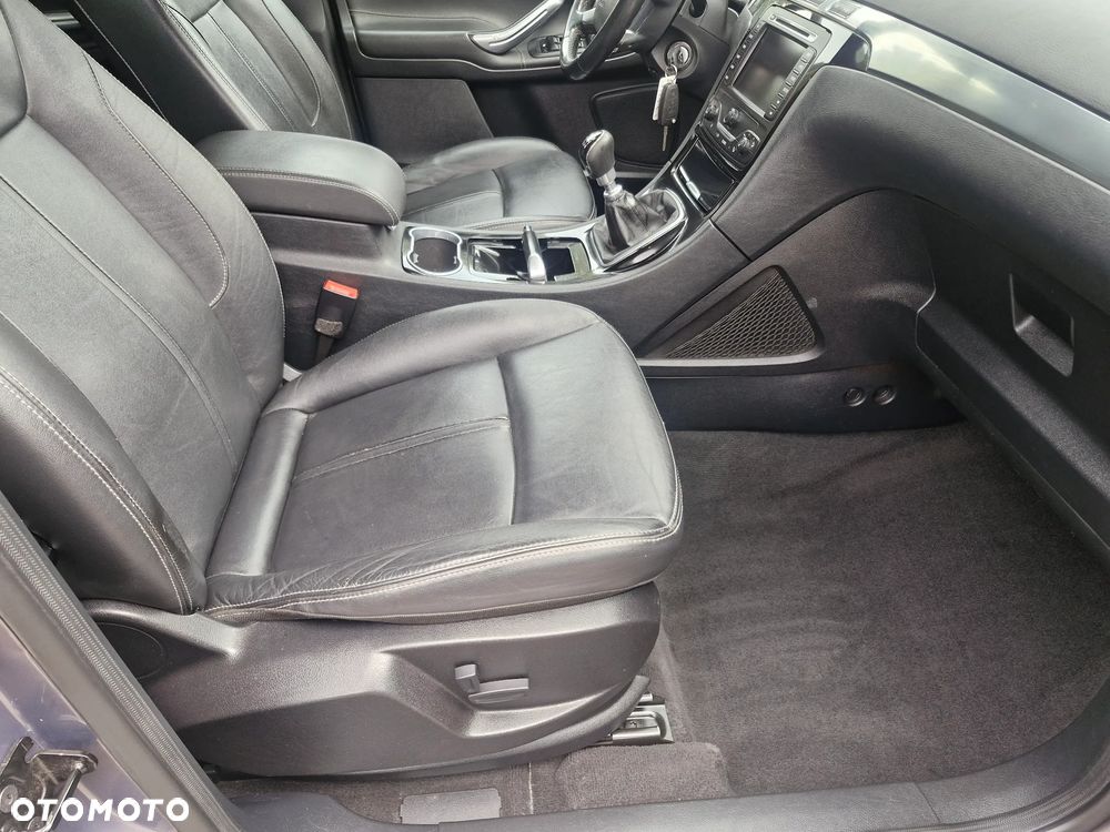 Ford S-Max - 24