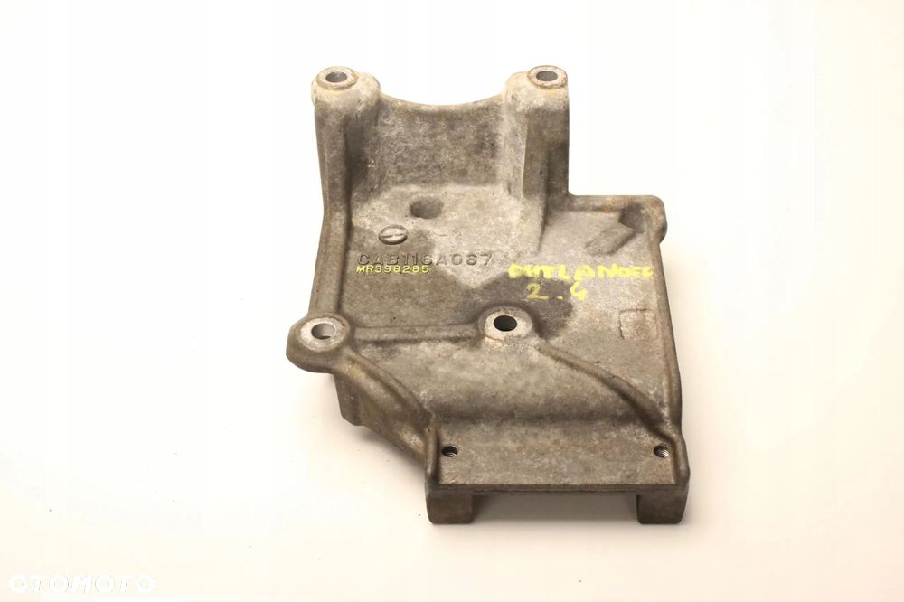 MITSUBISHI OUTLANDER 2.4 B ŁAPA WSPORNIK PODSTAWA SPRĘŻARKI MR398285 - 1