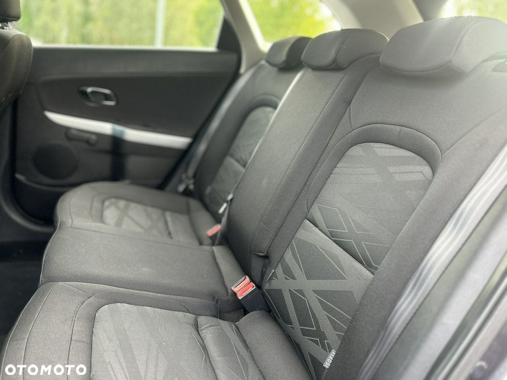 Kia Ceed - 14