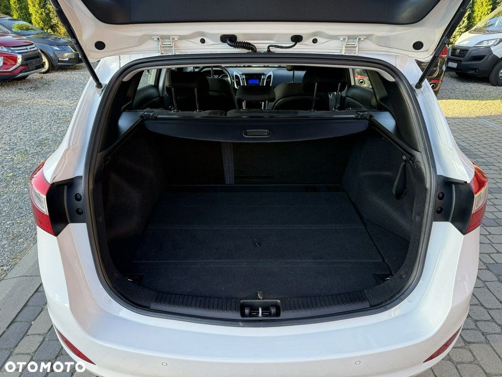 Hyundai i30 1.4 Classic + - 24