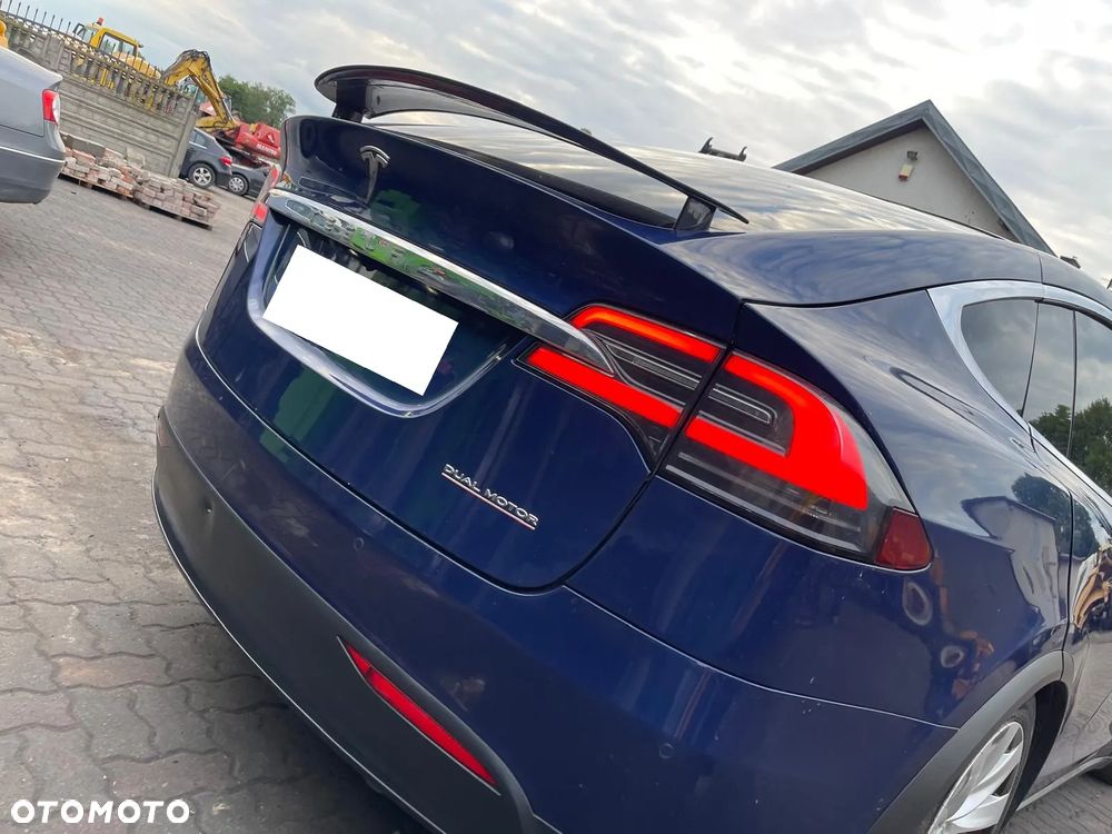 Tesla Model X Long Range - 36