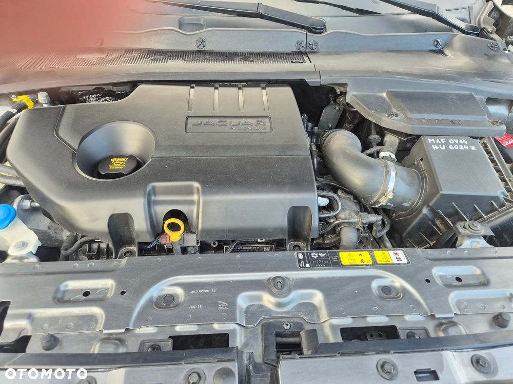 Jaguar E-Pace 2.0 i4D FWD SE - 27