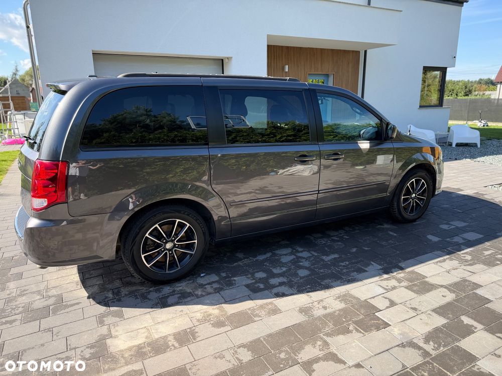 Dodge Grand Caravan 3.6 R/T - 8