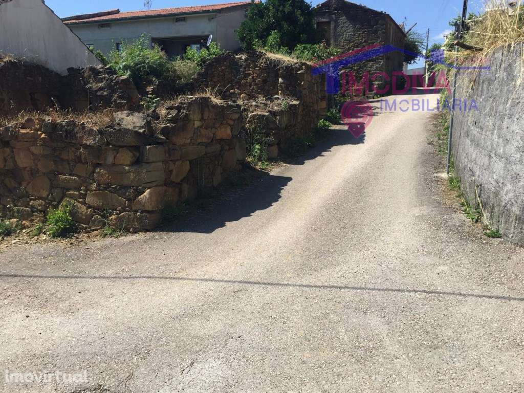 Casa de pedra para restaurar - Grande imagem: 5/7