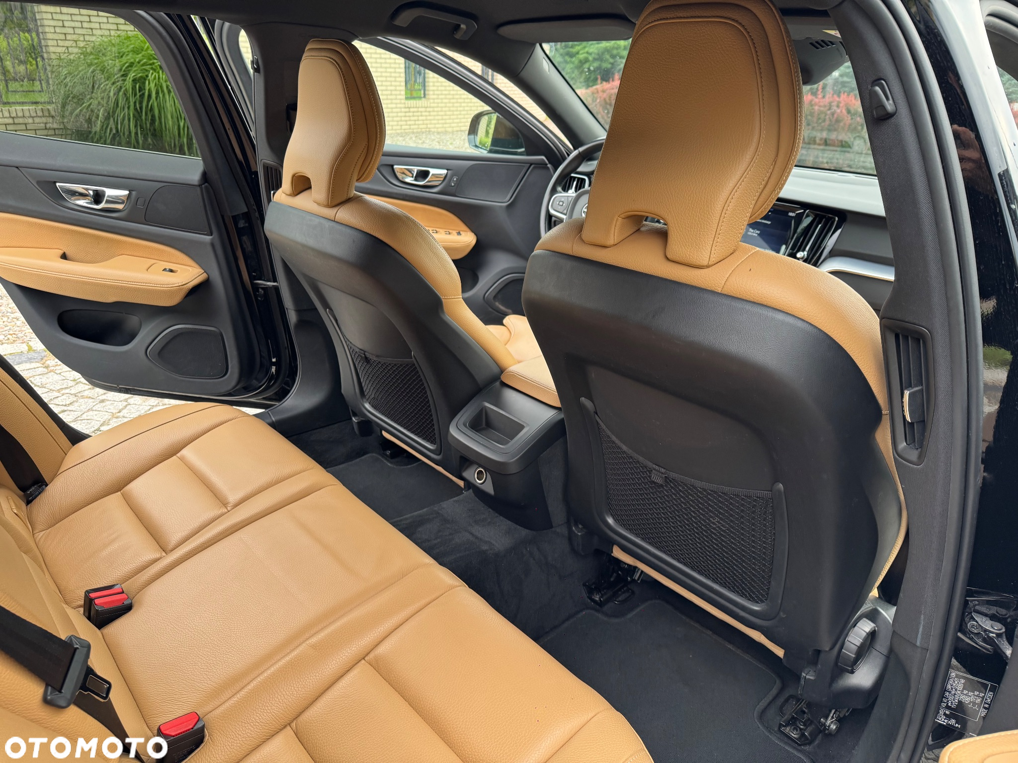 Volvo V60 D4 Momentum Pro - 34