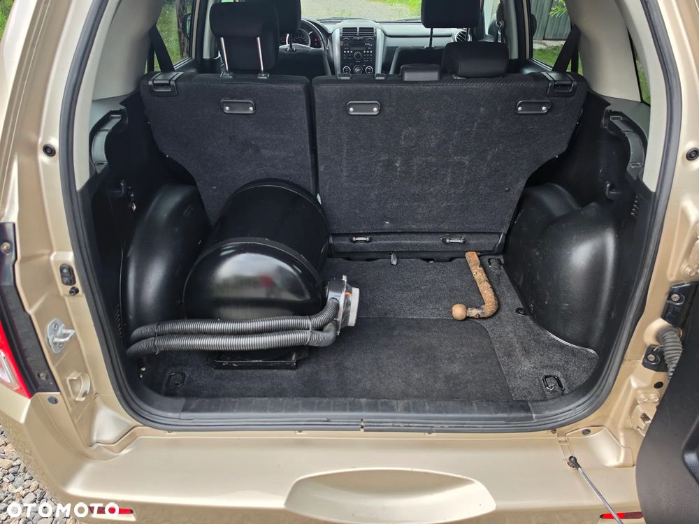 Suzuki Grand Vitara - 24