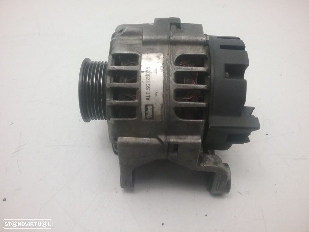 Alternador AUDI A6 (4B2, C5) 2.5 TDI | 07.97 - 01.05 Usado REF. ALT.SG12B025  MO... - 1