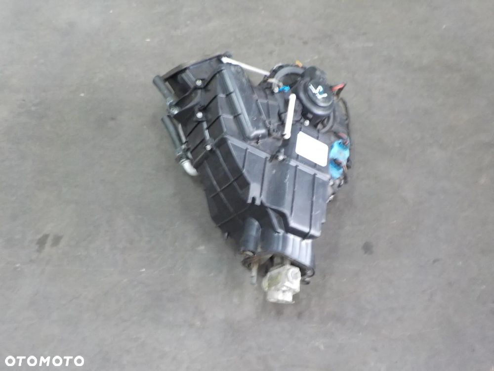 VW T5 DMUCHAWA PAROWNIK KLIMATYZACJI TYŁ CLIMATRONIC - 4