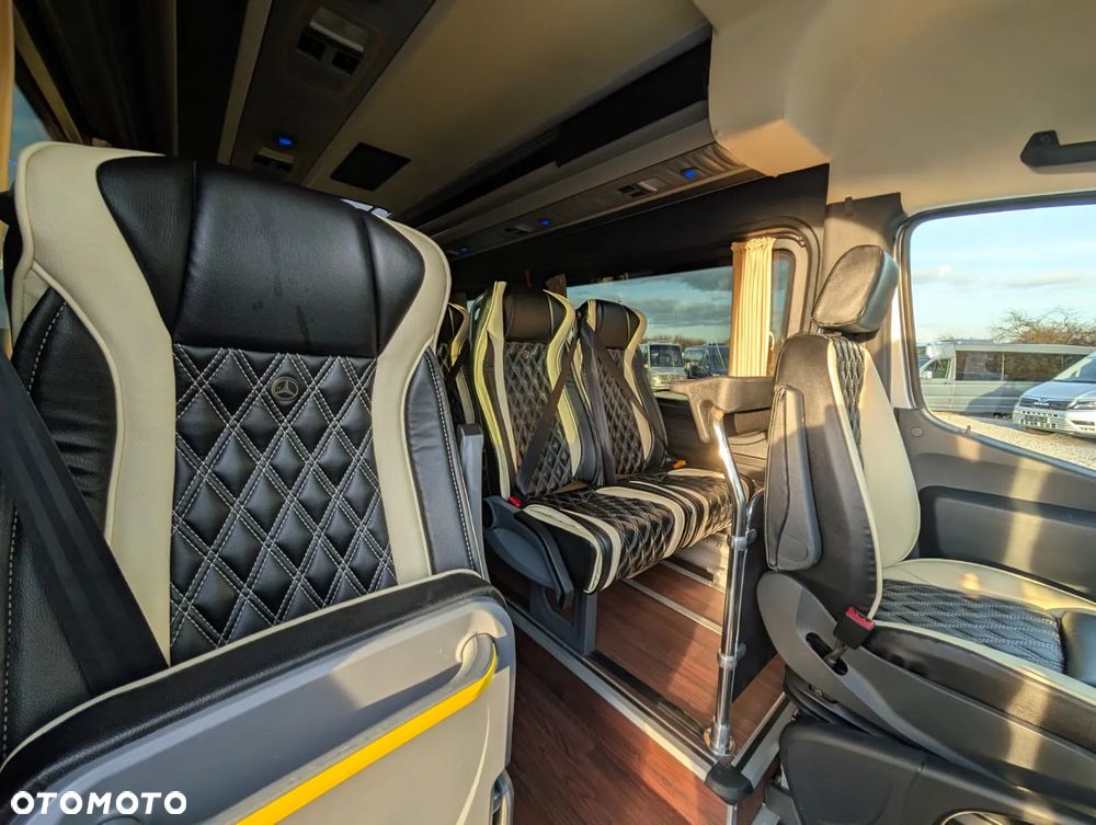 Mercedes-Benz Sprinter 519 - 12