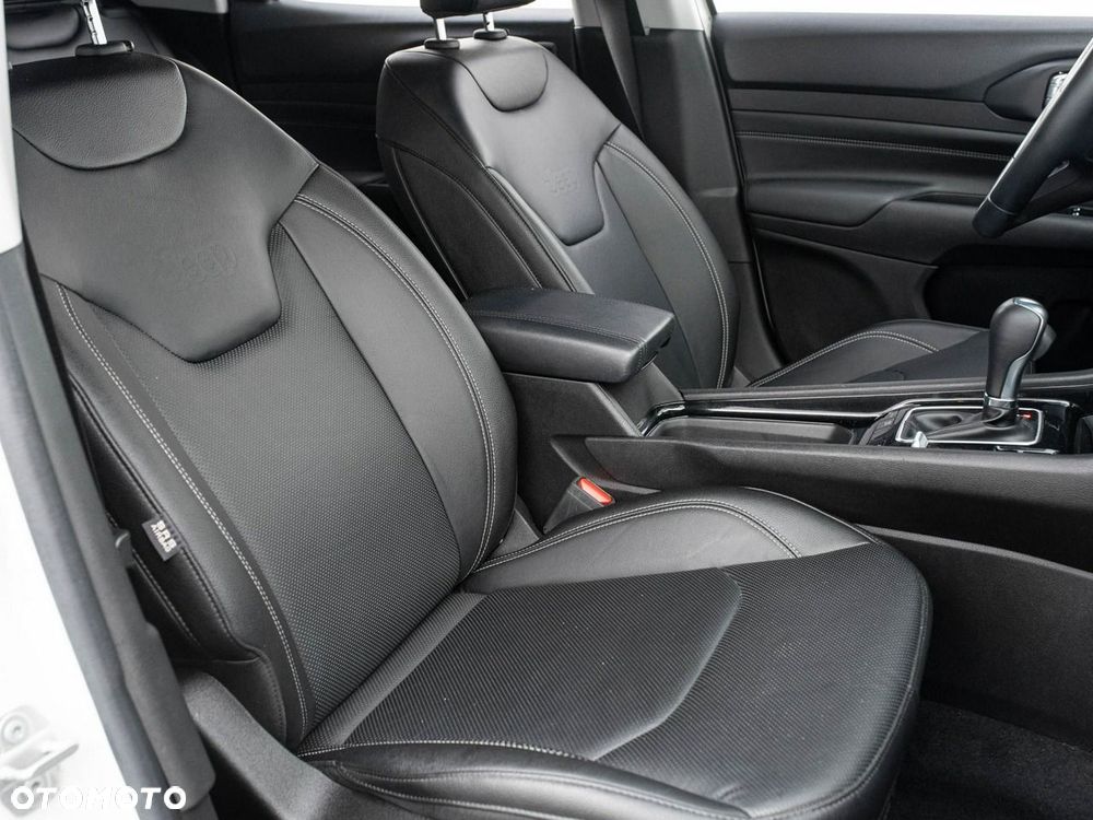 Jeep Compass - 31