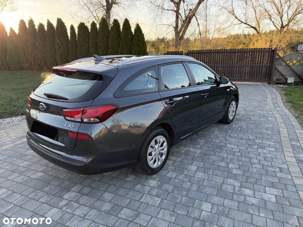 Hyundai i30 1.5 DPI Classic + - 5