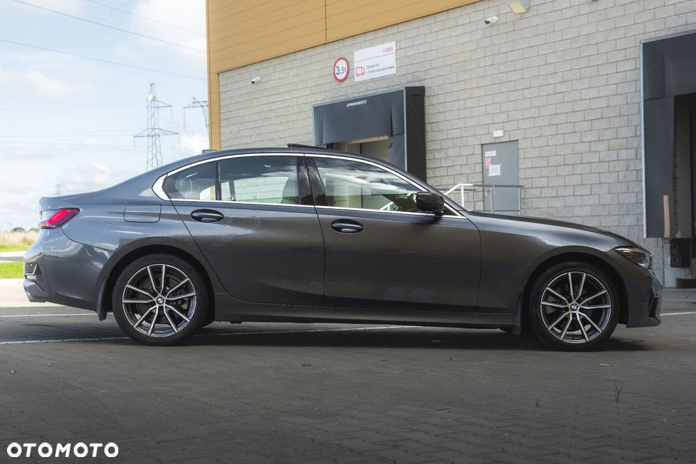 BMW Seria 3 330i xDrive - 8