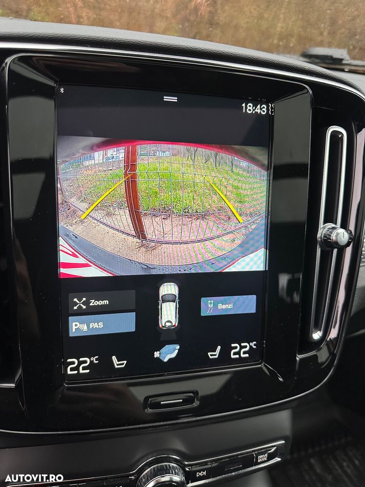 Volvo XC 40 Recharge T5 Twin Engine AT7 R-Design Expression - 4