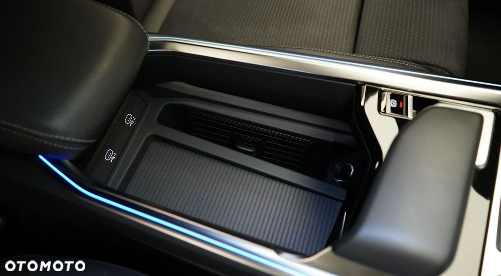 Audi Q8 Sportback e-tron - 25