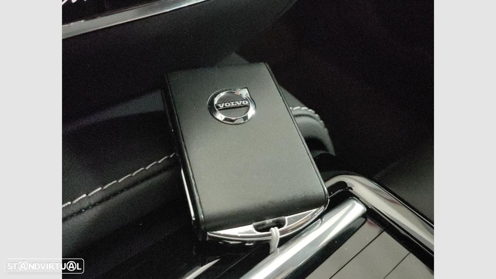 Volvo S60 2.0 T8 PHEV Plus Dark AWD - 16