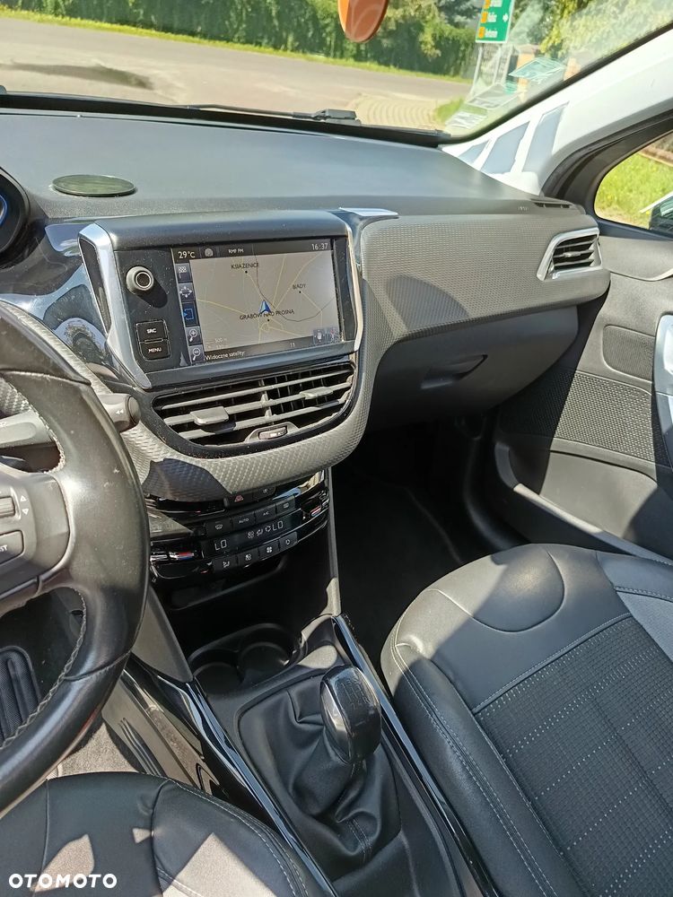 Peugeot 2008 1.6 e-HDi Allure S&S - 15