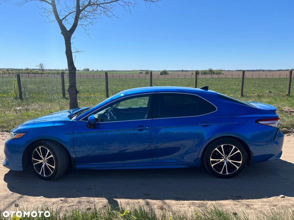 Toyota Camry - 11