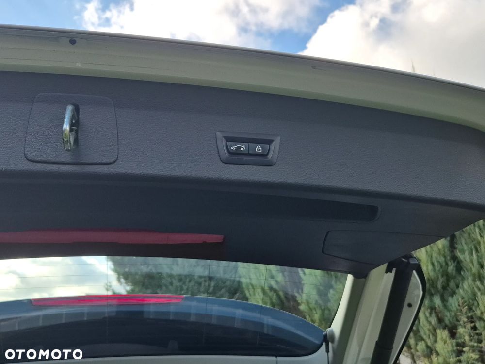 BMW X1 xDrive18d - 14