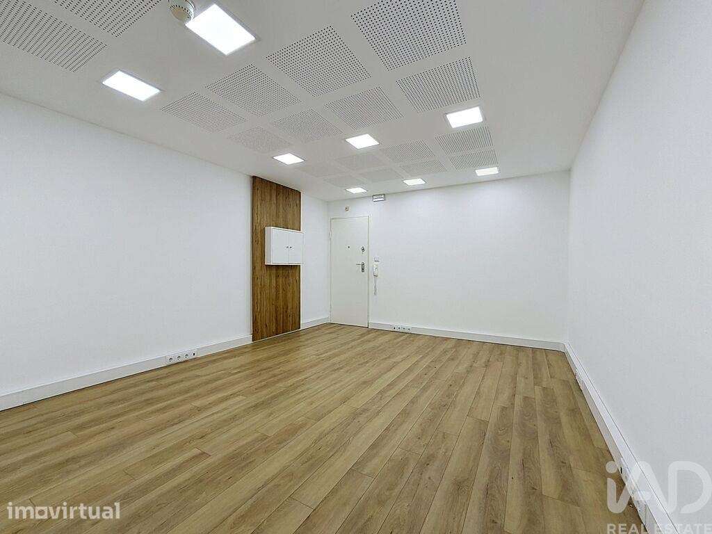 Loja / Estabelecimento Comercial T1 em Beato de 30,00 m2 - Grande imagem: 4/21