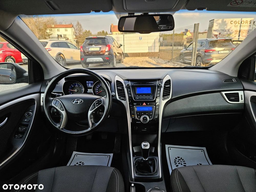 Hyundai i30 blue Kombi 1.6 CRDi Style - 21