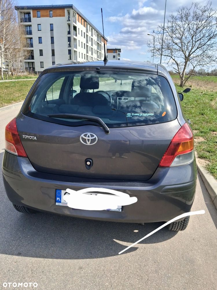 Toyota Yaris - 4