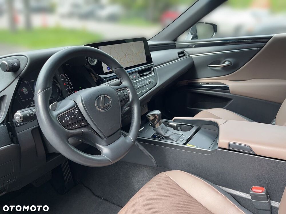 Lexus ES 300h Business Edition - 3
