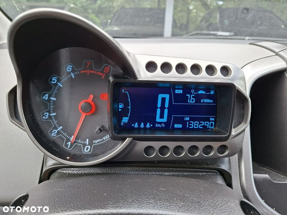 Chevrolet Aveo 1.6 LTZ S/S - 17