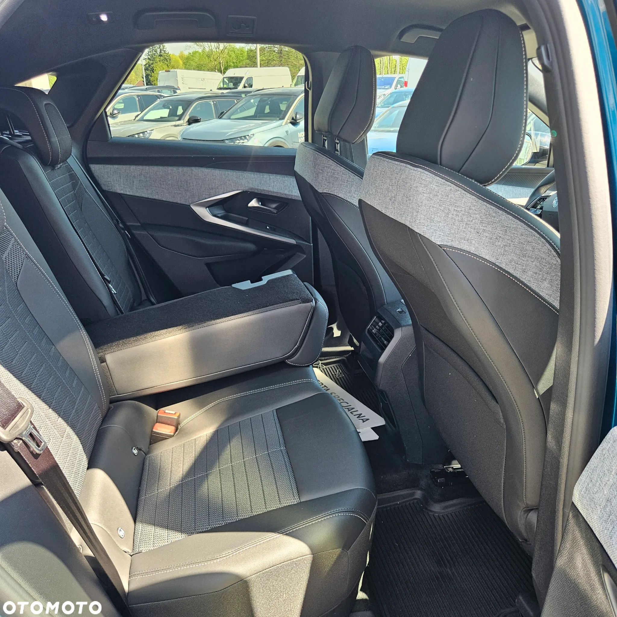 Peugeot 3008 1.2 PureTech mHEV Allure e-DCS6 - 11
