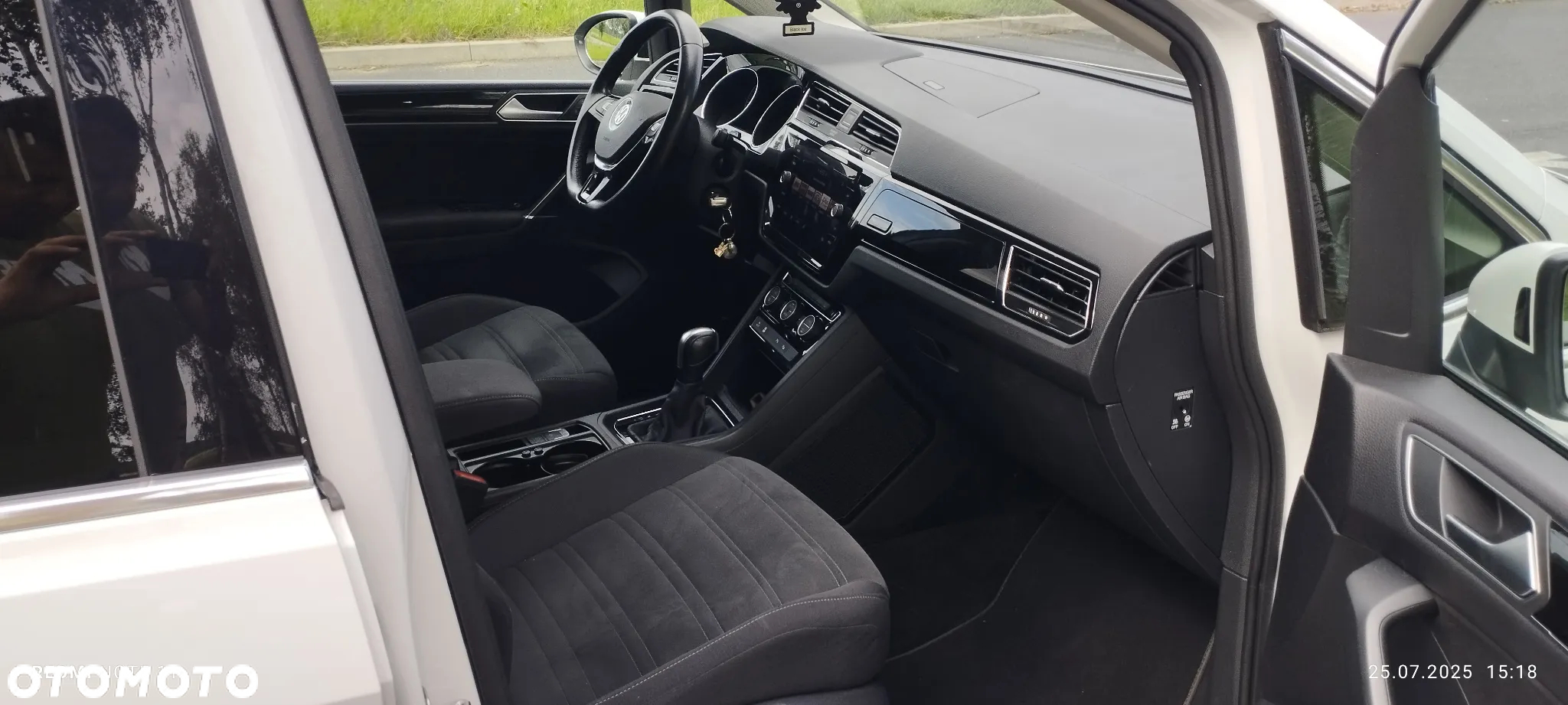 Volkswagen Touran - 11