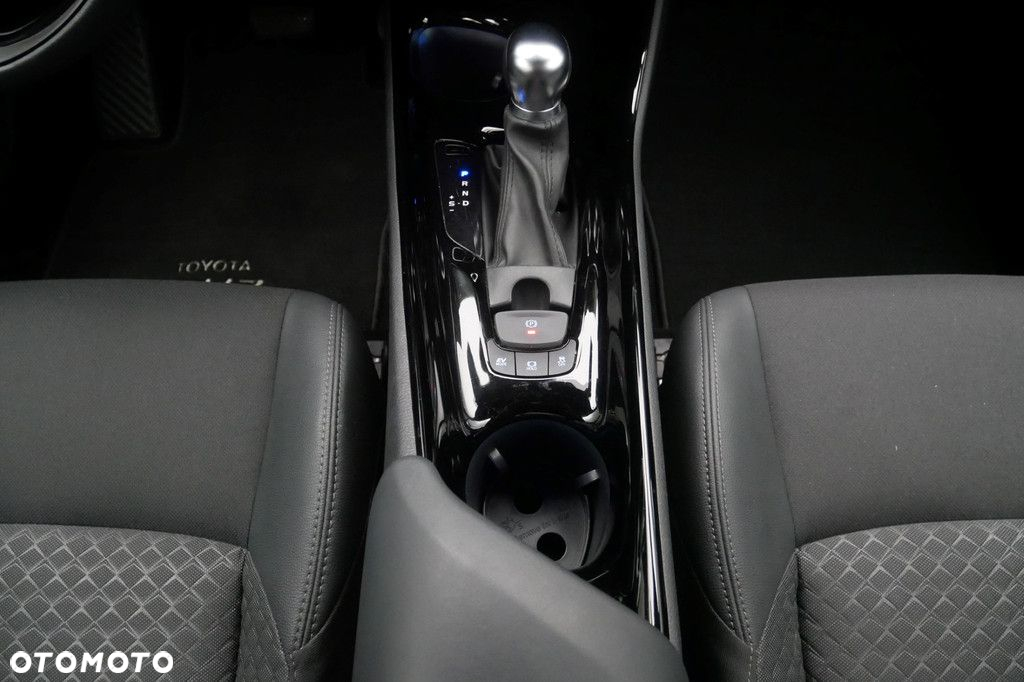 Toyota C-HR - 11