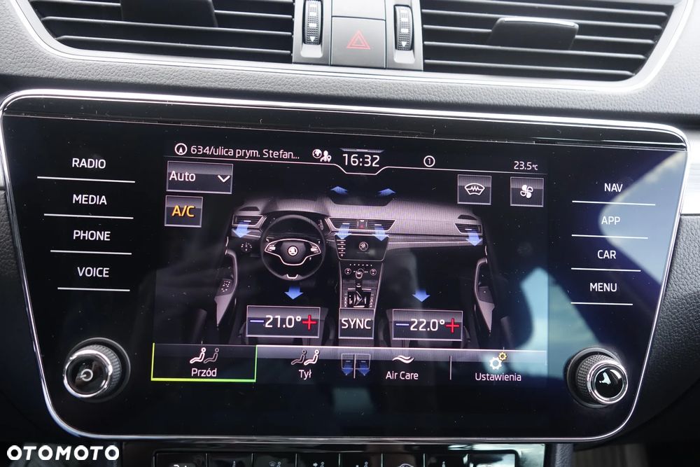Skoda Superb 2.0 TDI SCR 4x4 Style DSG - 28