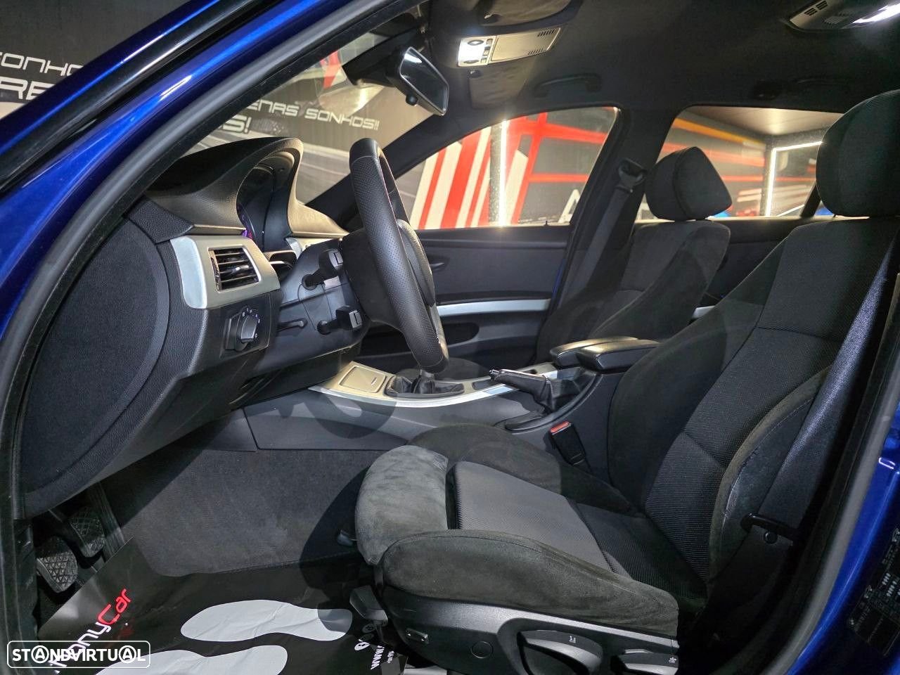 BMW 320 d Touring Exclusive - 15