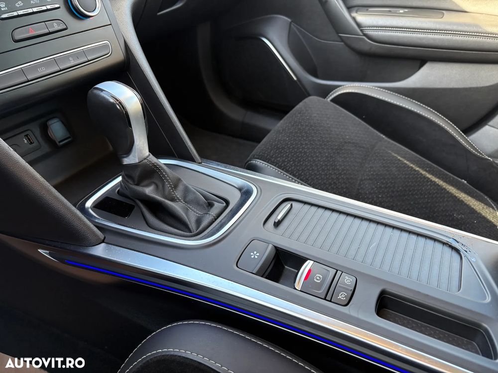 Renault Megane TCe 140 GPF EDC Techno - 8