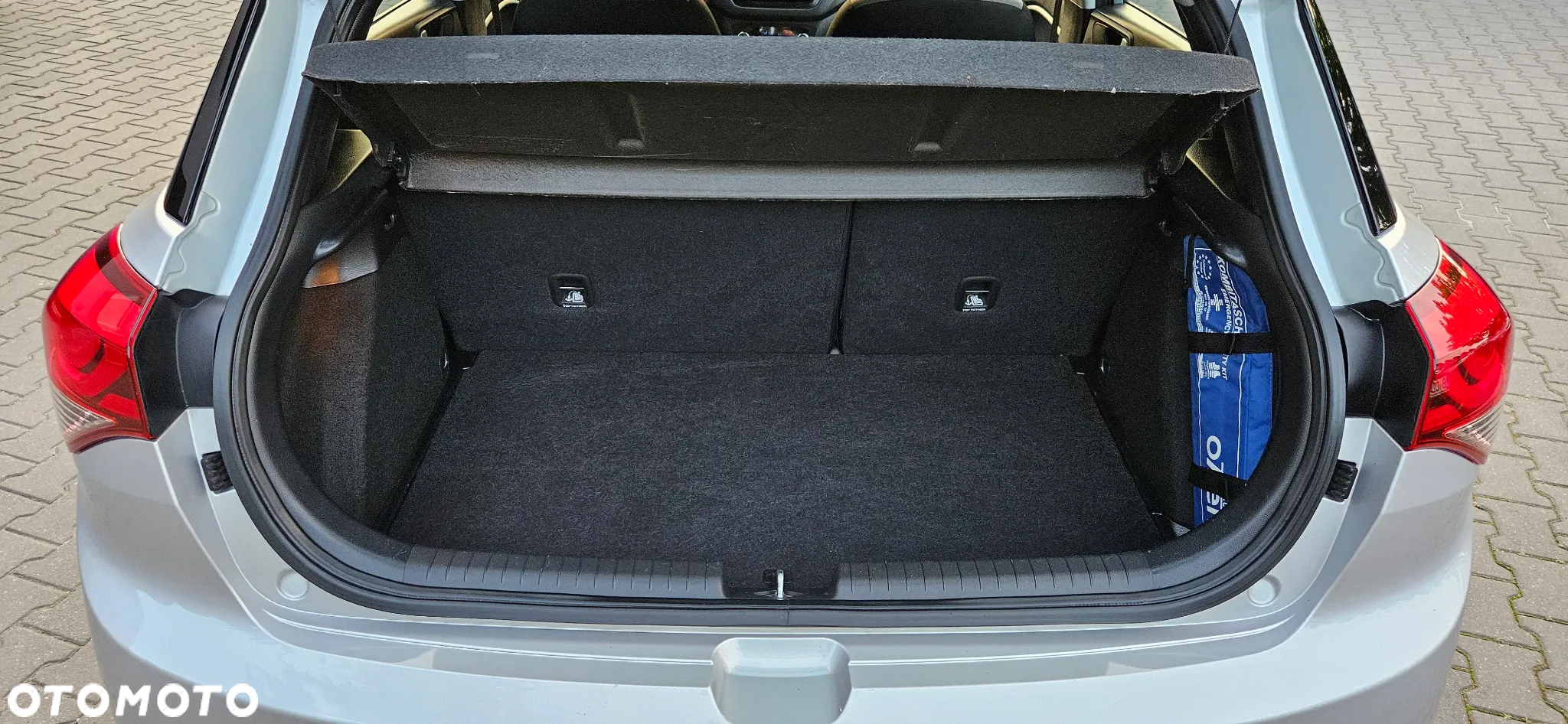 Hyundai i20 1.2 YES Silver - 23