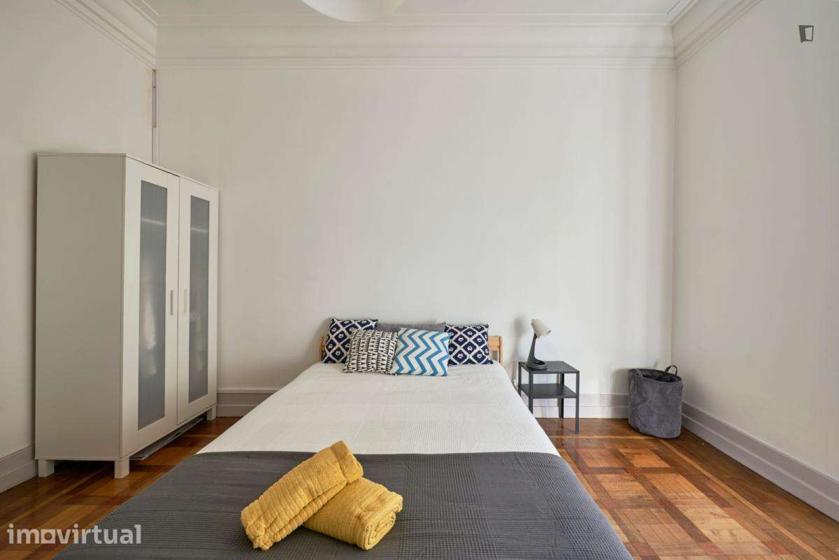 Quarto - localizado em Marquês de Pombal Lisbon - Grande imagem: 3/51