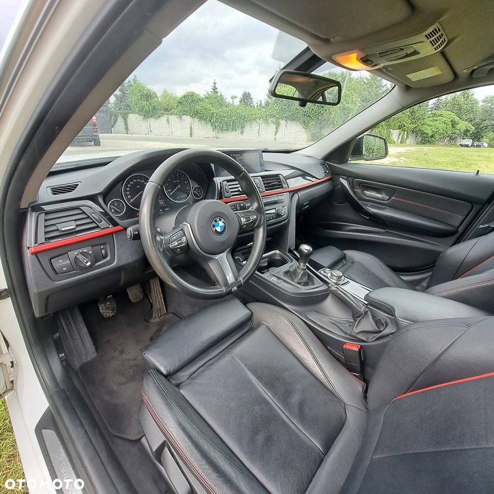 BMW Seria 3 320i Efficient Dynamics Edition Sport Line - 12