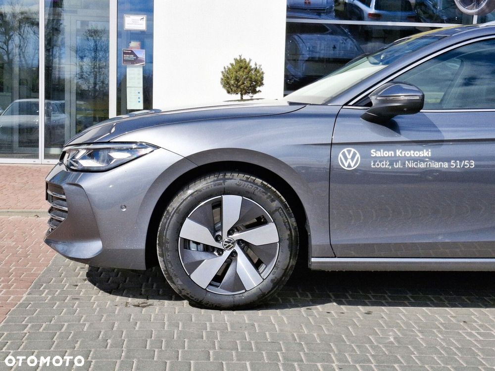 Volkswagen Passat - 4