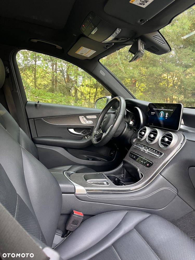 Mercedes-Benz GLC 300 4-Matic - 4