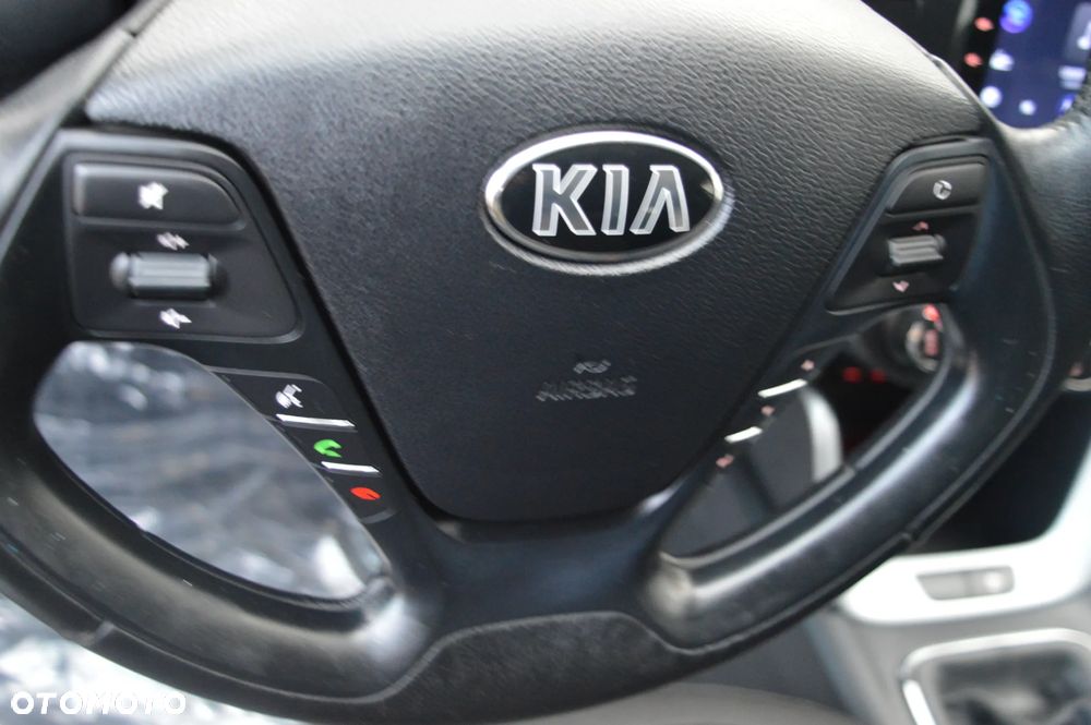 Kia Ceed 1.4 CVVT Fifa World Cup Edition - 19