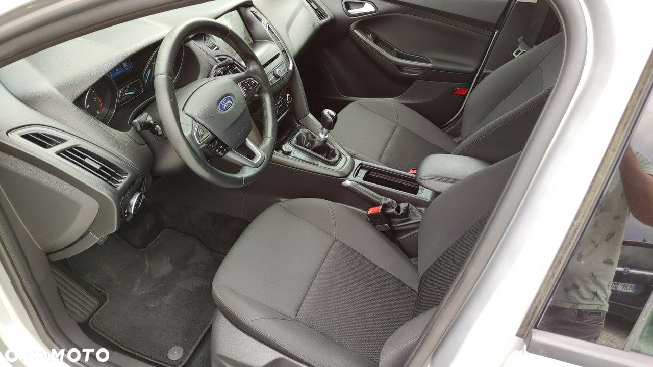 Ford Focus - 30