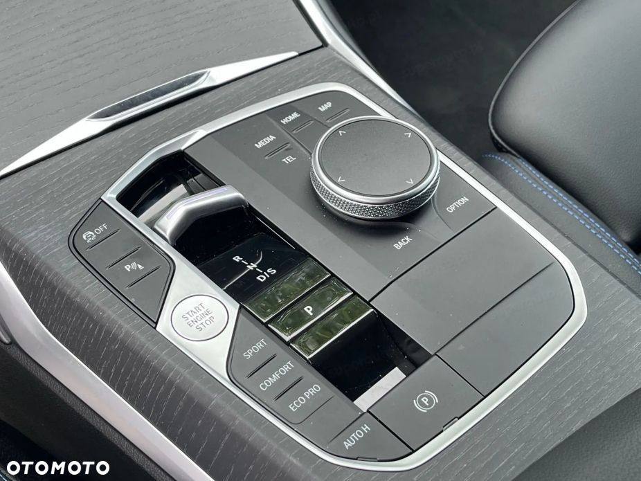 BMW Seria 3 320i xDrive M Sport - 12